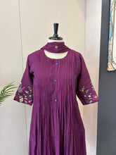 A1147 - Mul Chanderi pleated Kurti pants & dupatta