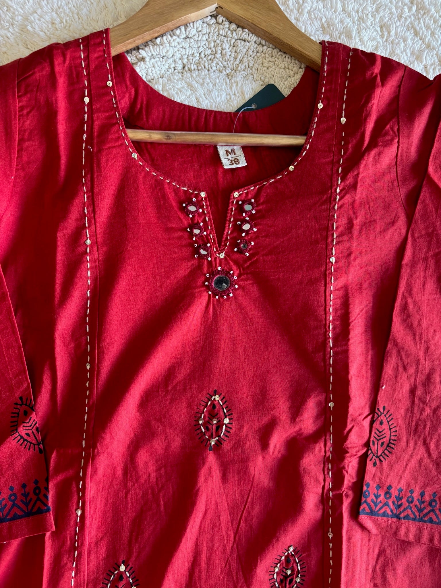 A4009- Pure Cotton Solid Kurti with minimal Katha Embroidery, Mirror Work & Applique Detailing matching Pants & Contrast Kota Doriya Dupatta.