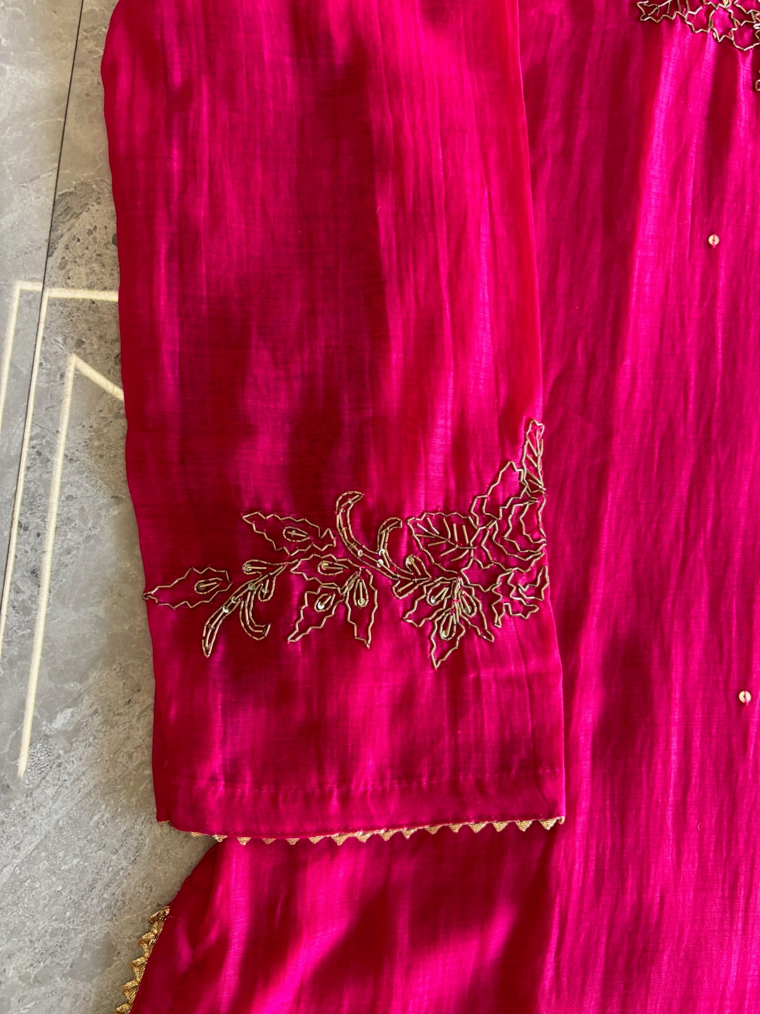 A4147- Mul Chanderi suit with Hand-Embroidered Zardozi detailing, paired with matching Pants & Dupatta.