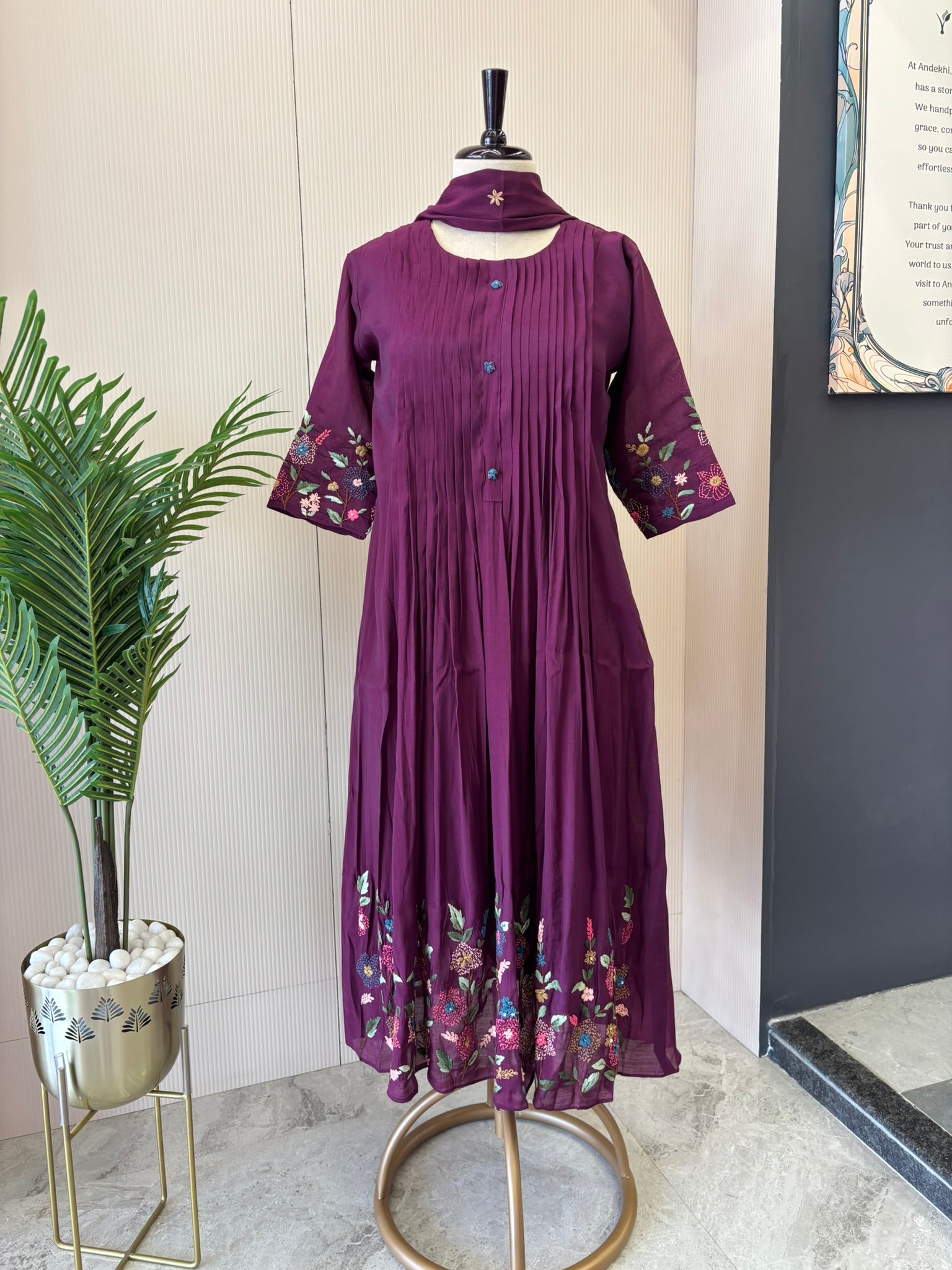 A1147 - Mul Chanderi pleated Kurti pants & dupatta